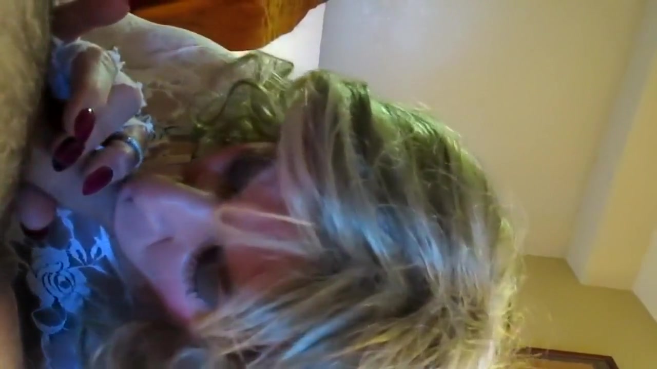 Sissy Sucks