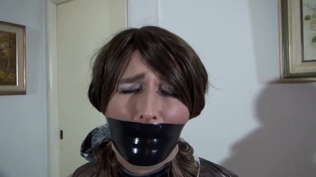 Sexy Kimber Smith Reluctantly Agrees To Bondage Again