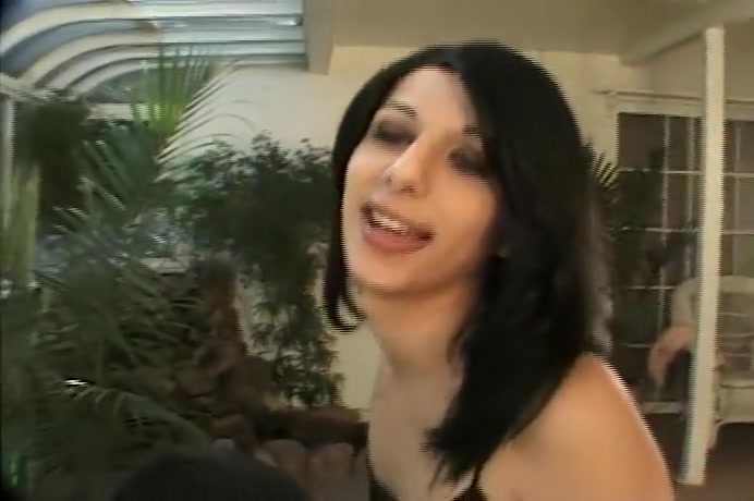 Gina pleases a guy