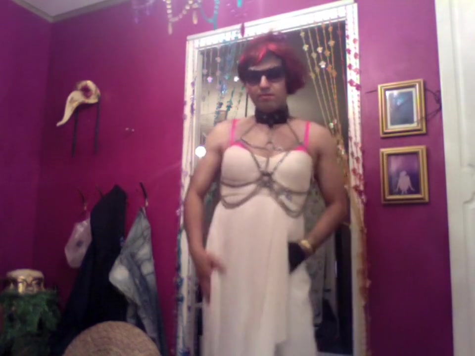 Moniq, cute crossdresser have fun