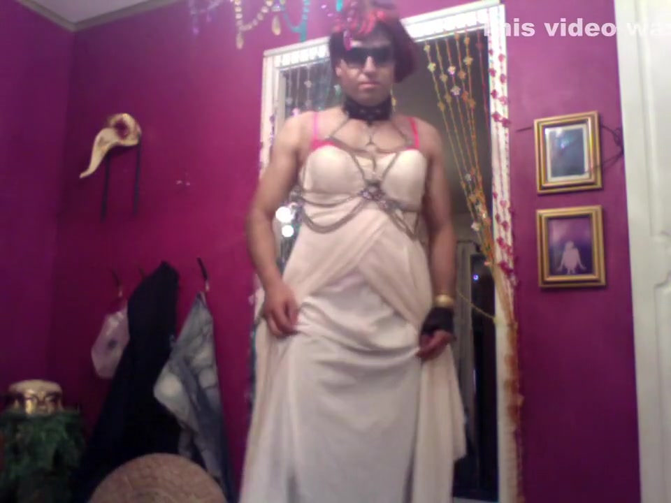 Moniq, cute crossdresser have fun