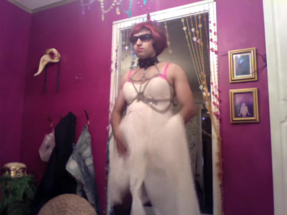 Moniq, cute crossdresser have fun