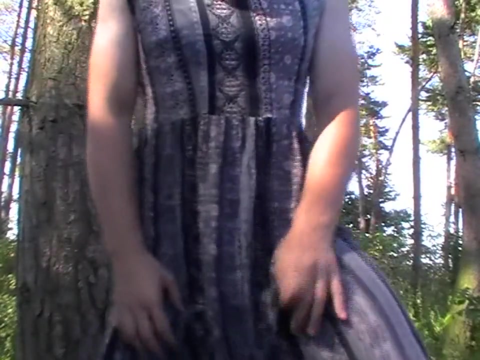Longskirt in wood