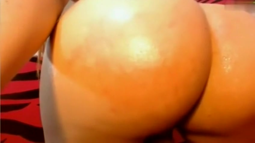 Pervert tranny wank and cumming on her face!
