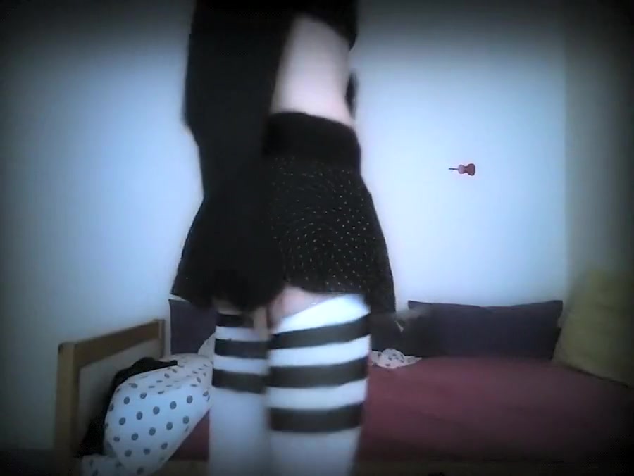 teen 18+ Churrostrap playing with herself (and a self facial!)