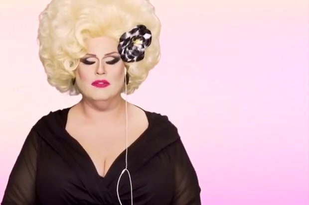 Drag Queens React to Straight Porn