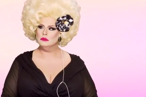Drag Queens React to Straight Porn