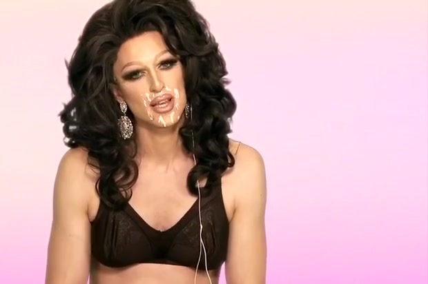Drag Queens React to Straight Porn