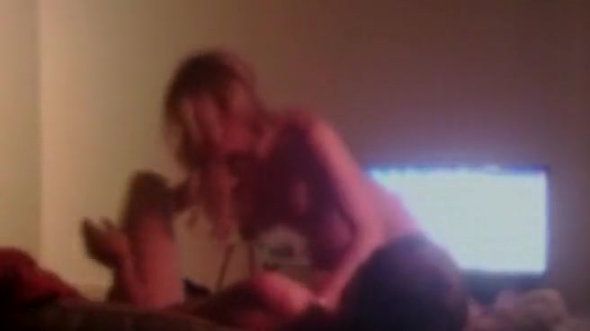 Roommate getting fucked by shemale on - he was virgin