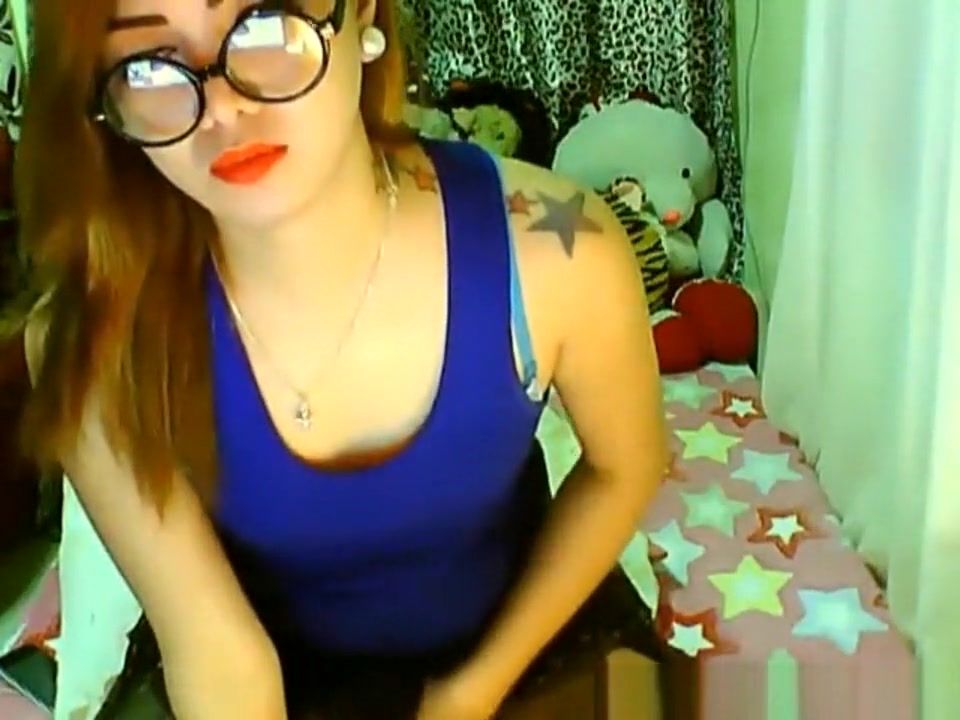 Solo Asian TS jerks off her dick