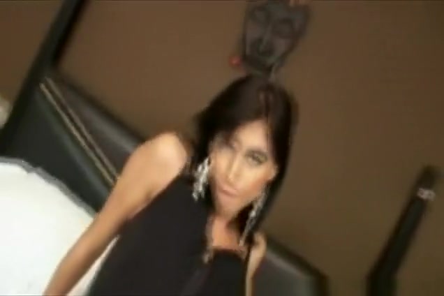 Perfect Body of Shemale Bareback Scene In Couch