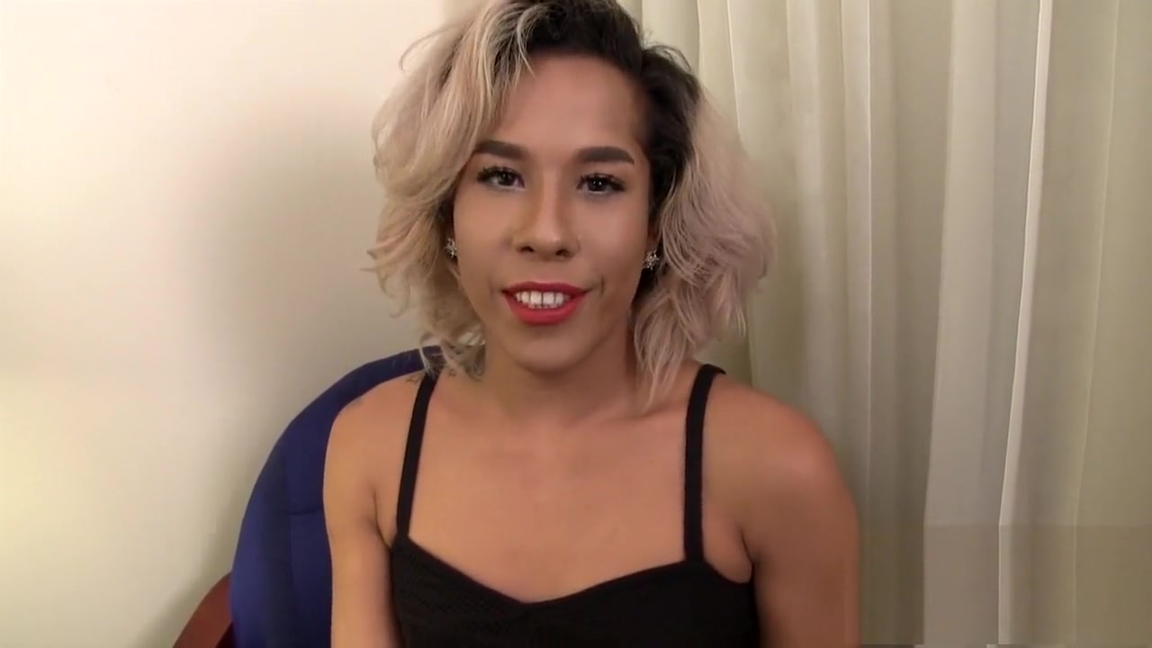 Latina trap Jessica Kush jerking her cock
