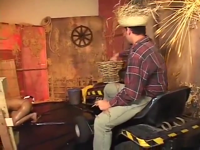 ladyman FOOD plow - Scene 1