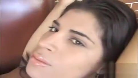 dark Haired Sthis guymale babe anal shoving