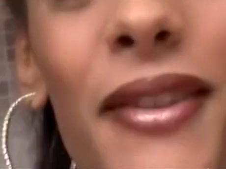 brunette latina Tattractivety strokeing