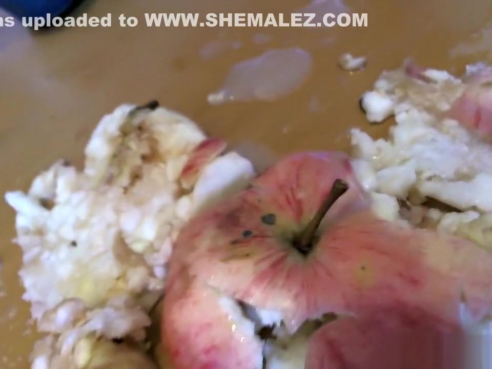 Big cock shemale crushing and jercking off. HUGE load.