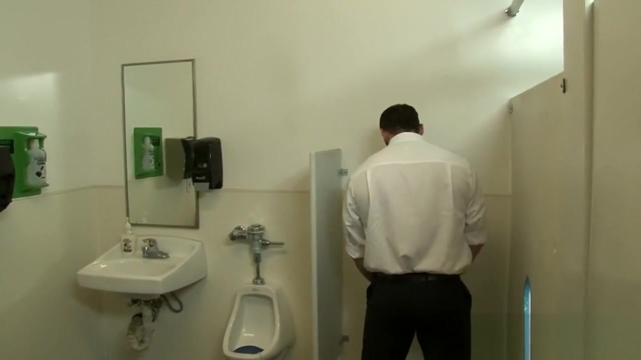 Sultry TS Jenna analyzed in toilet room