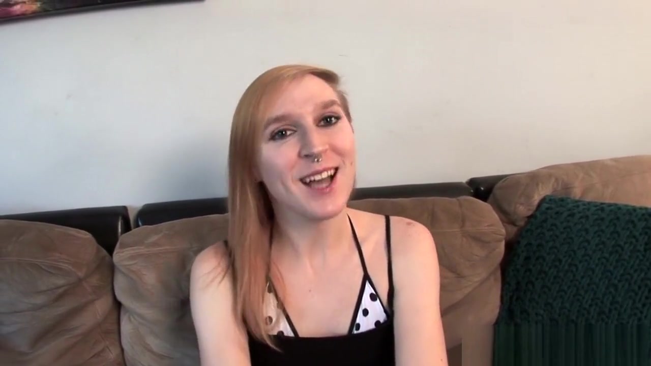 Amateur tgirl wanks hardcock on casting couch