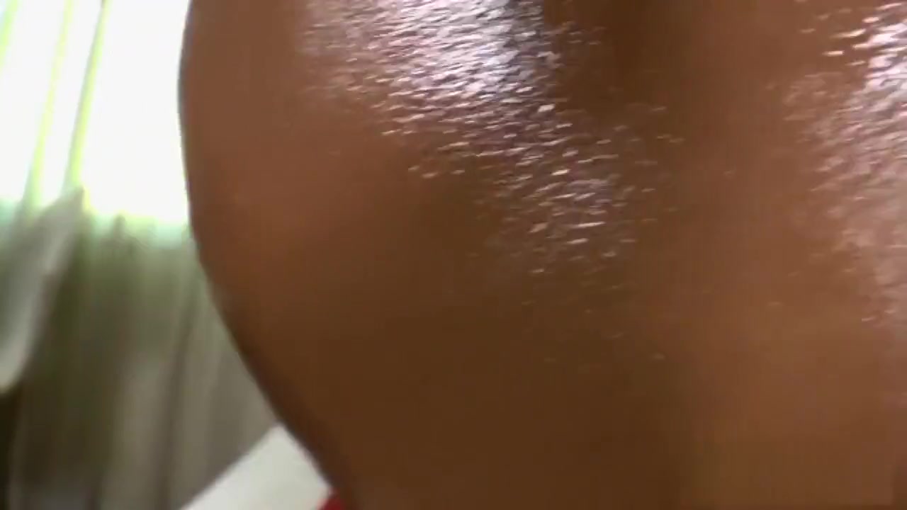 Lusty ladyboy Jakki plugs vibe into ass and masturbates