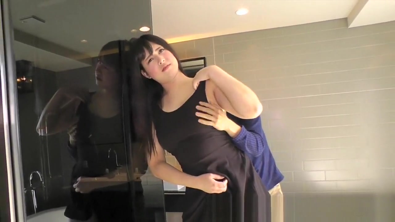 Curvy Newhalf Butt Banged On All Fours