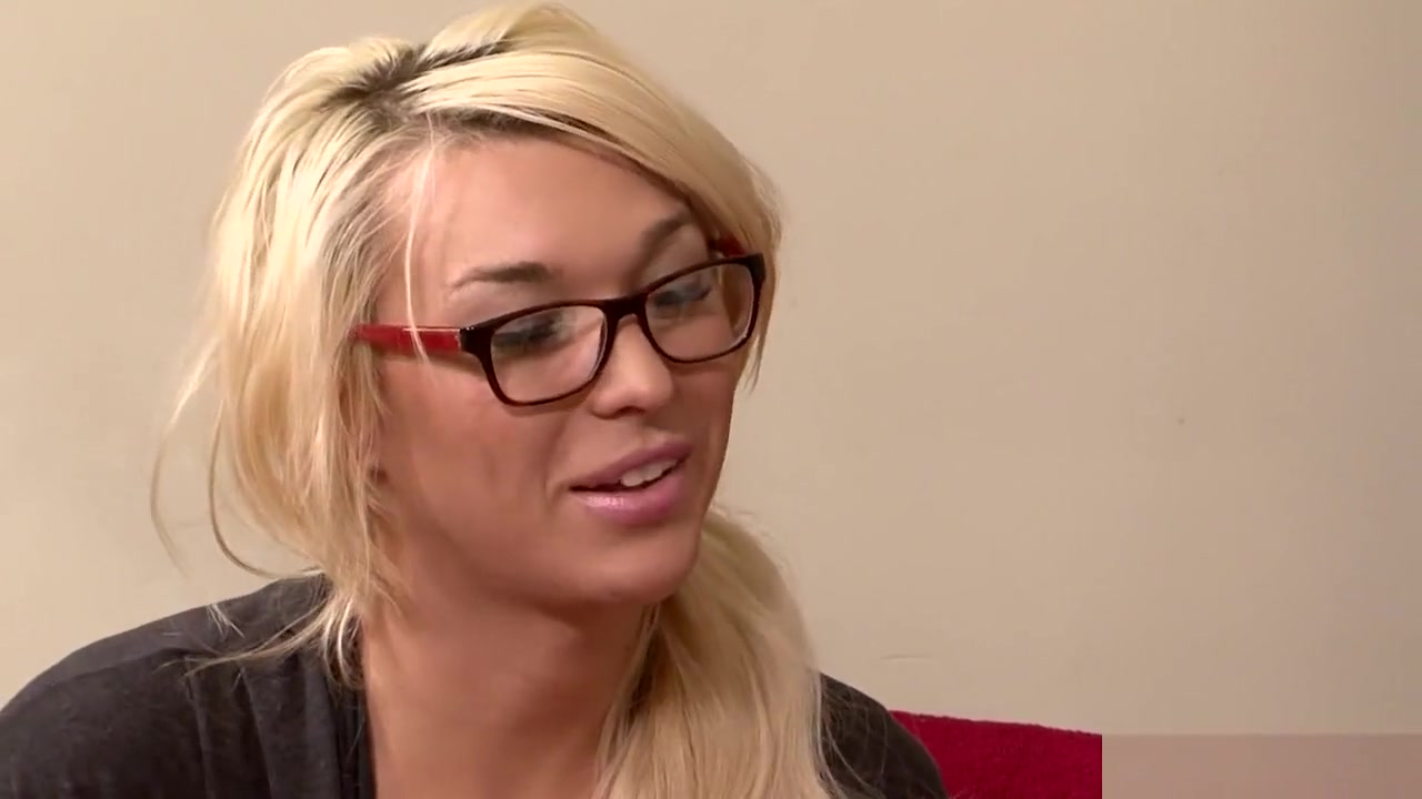 Busty Shemale Anal Fucked By A Therapists Huge Dick