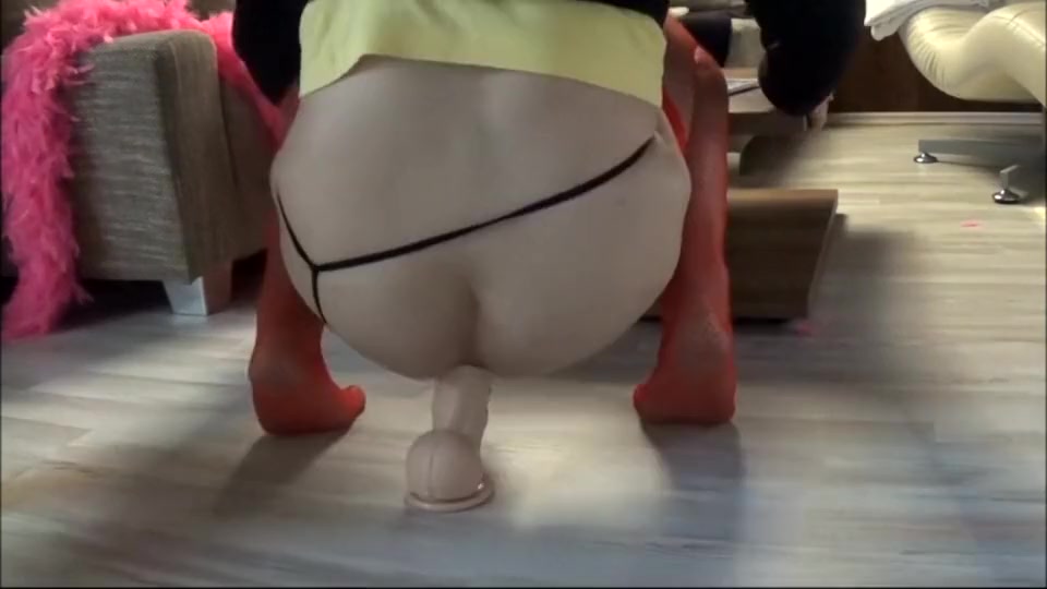 Sissy anal big didlo