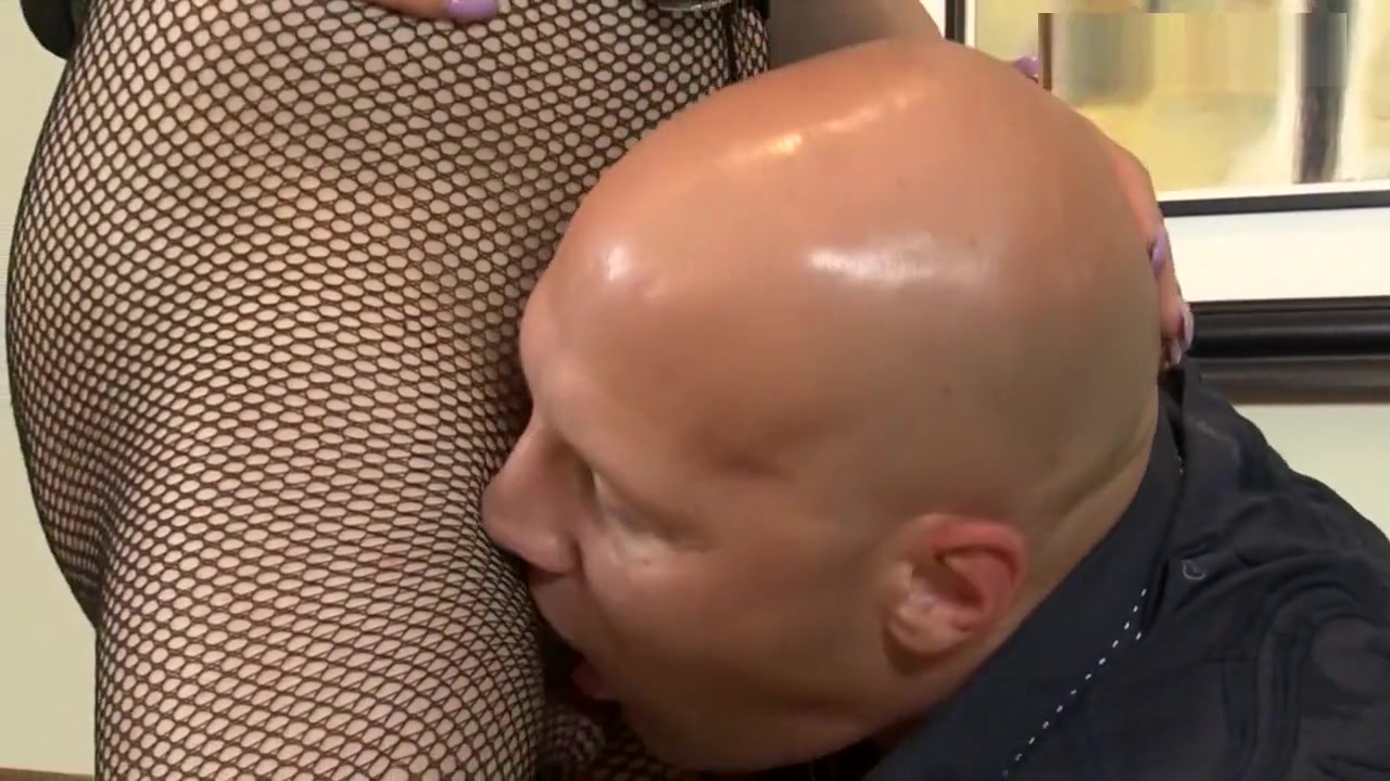 Blonde Ts Sucks In Pov