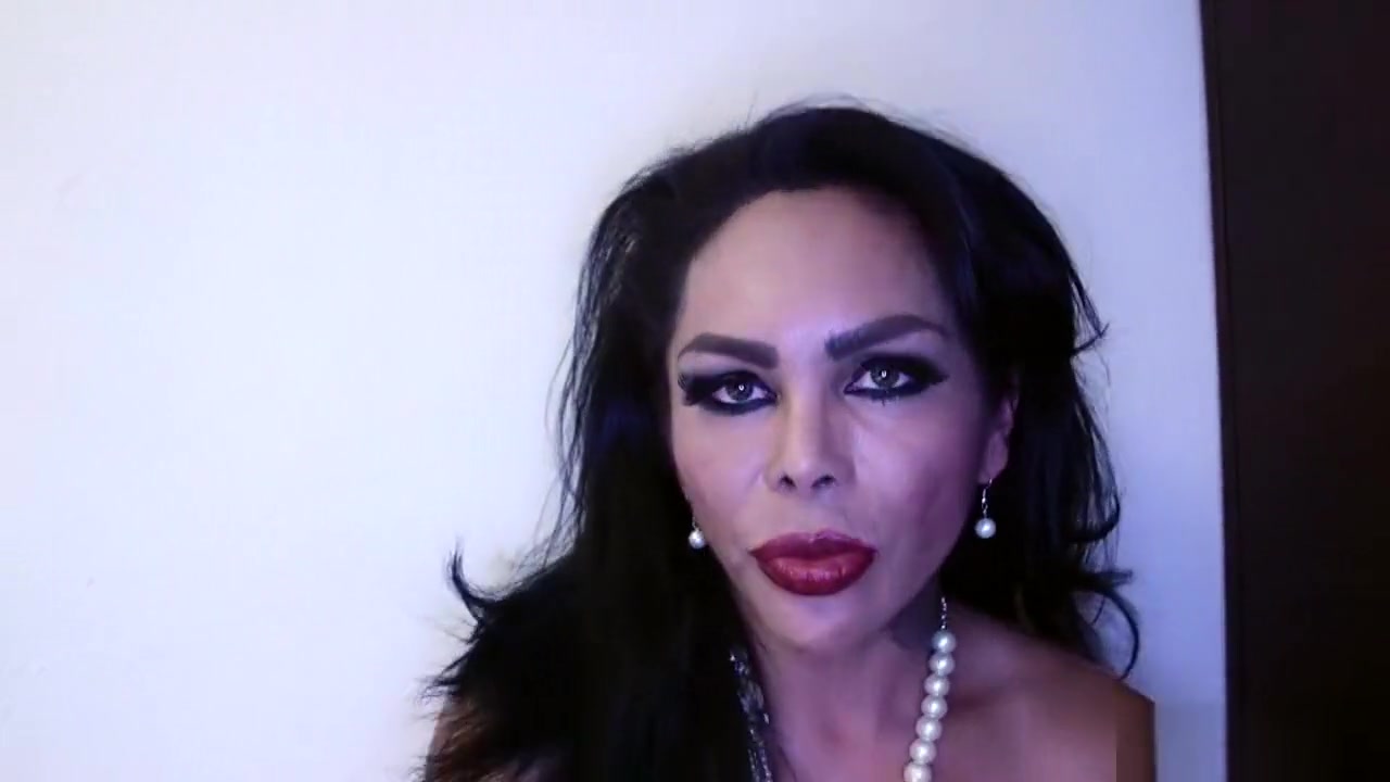 Shemale Caroline Brekara Masturbating