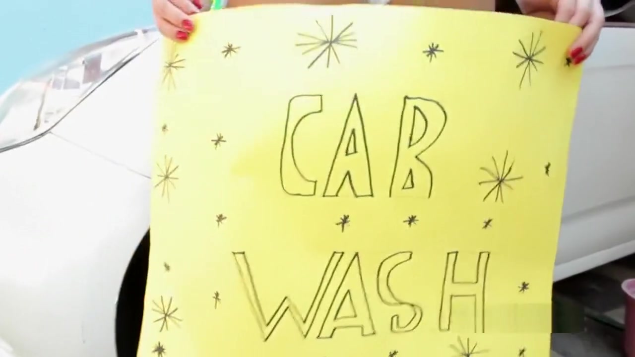 Shemale fucked while car washing