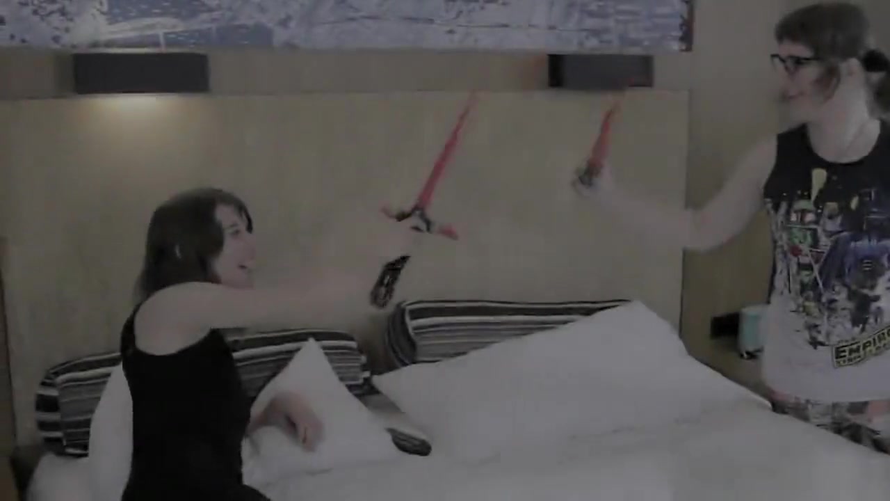 Nerdy trannies analfucking in twosome