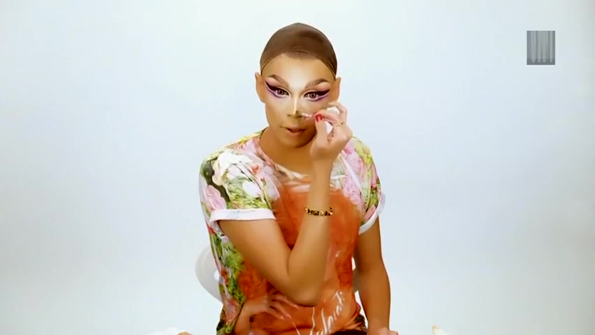 Valentina Hot Make-Up
