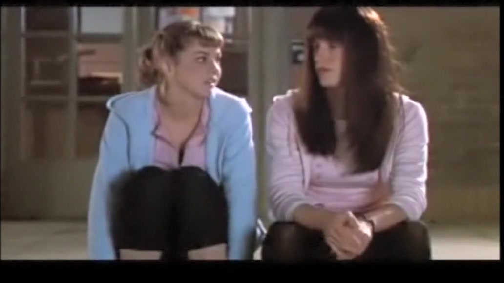 100 Girls - Crossdressing Scenes