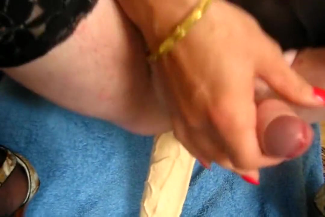 Cd Bitch Deep Dildo Insert