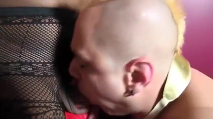 Ebony fucks blonde tainted hair slave guy