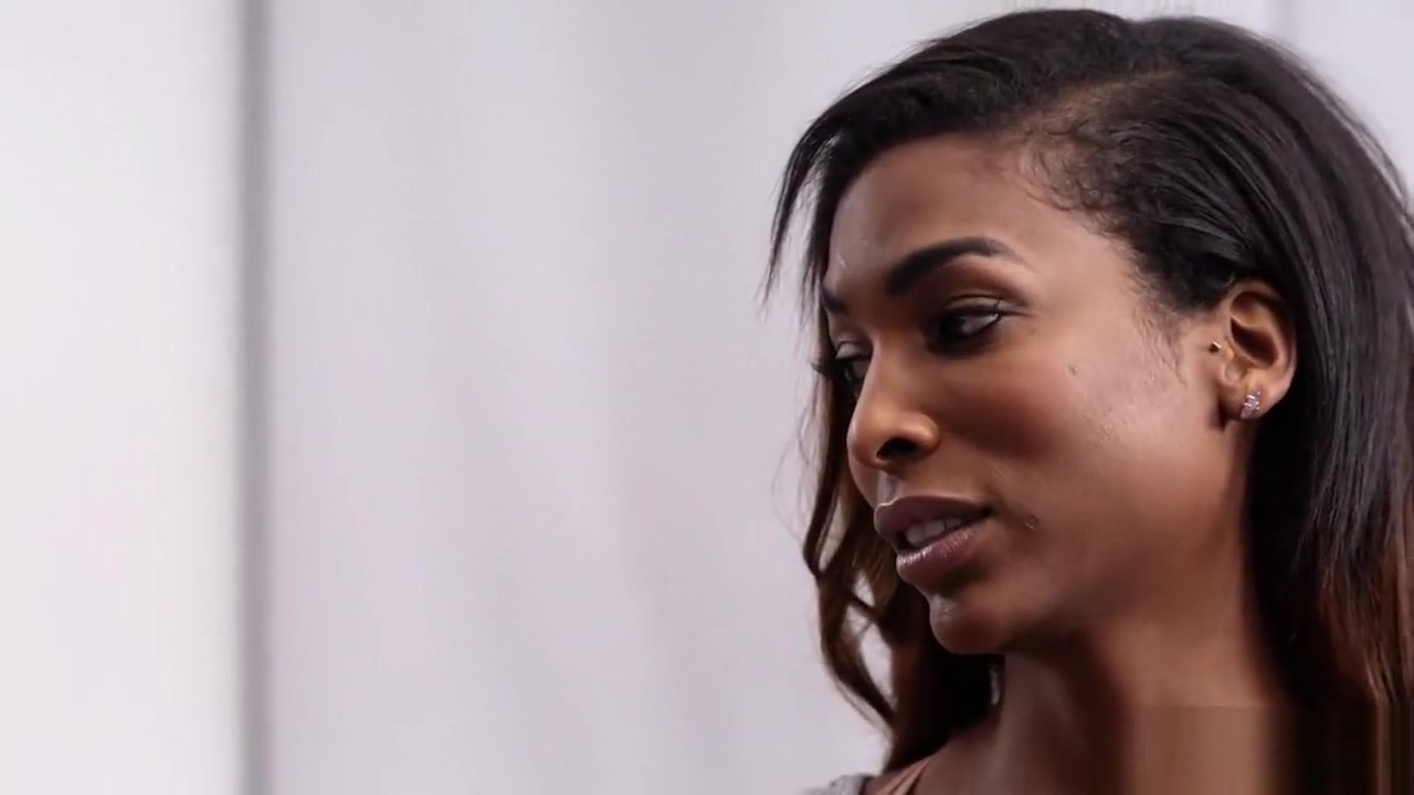 Black shemale fucked by a massage client after she fucks him