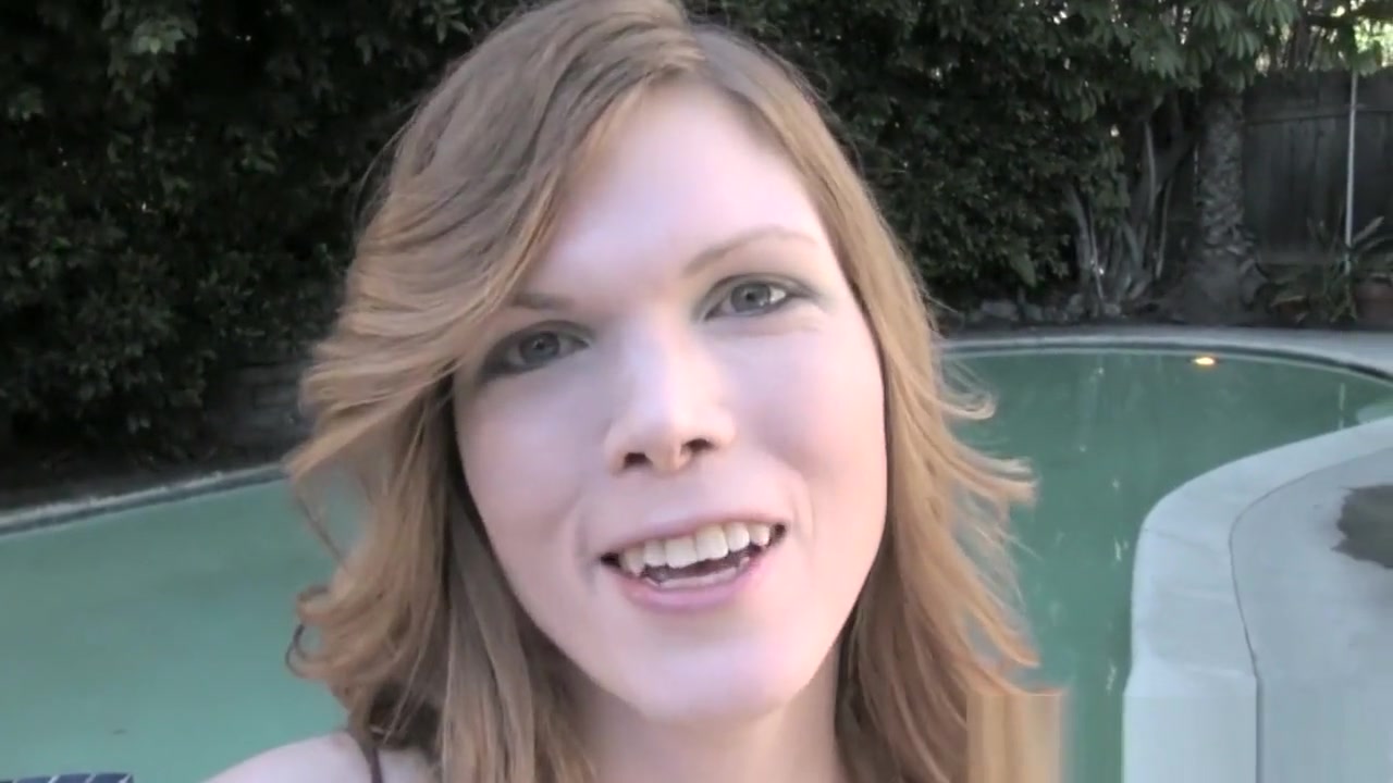 Solo Tranny Fingers Herself While Wanking