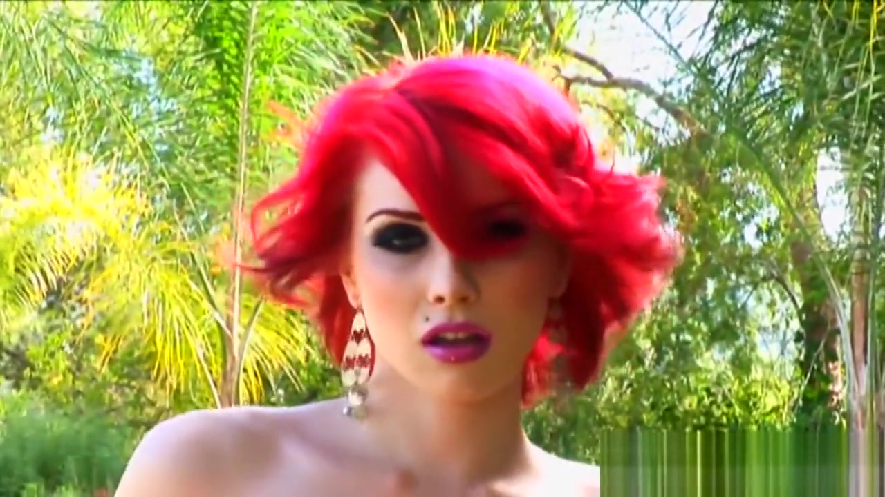 Buxom tranny analized