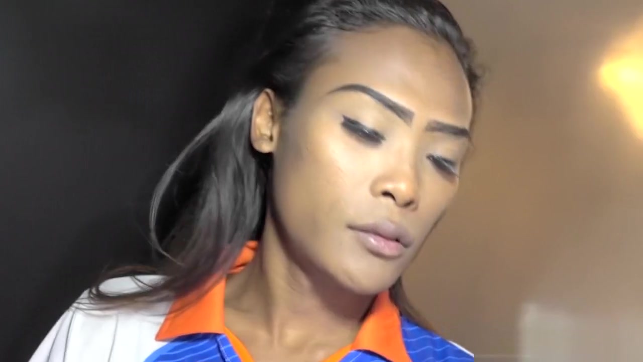 Ladyboy Jina Anal Bareback