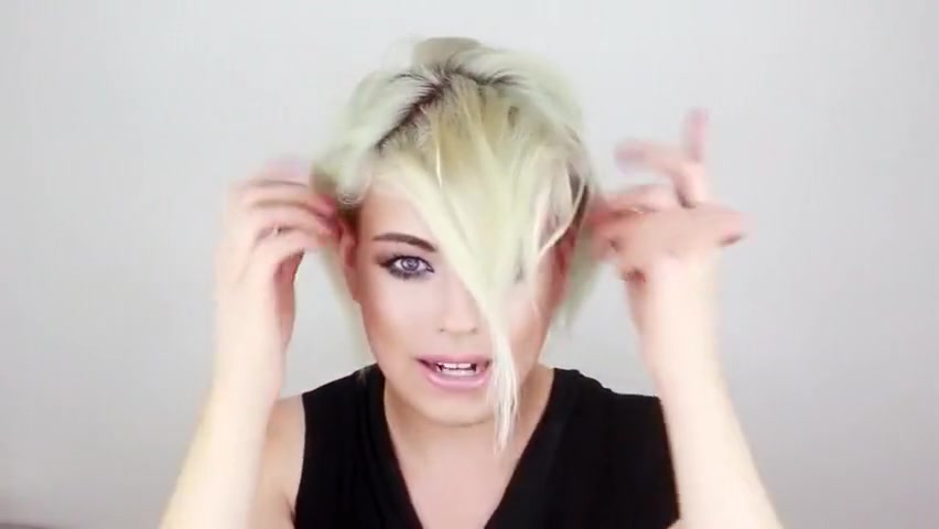 Wig tutorial of drag queen