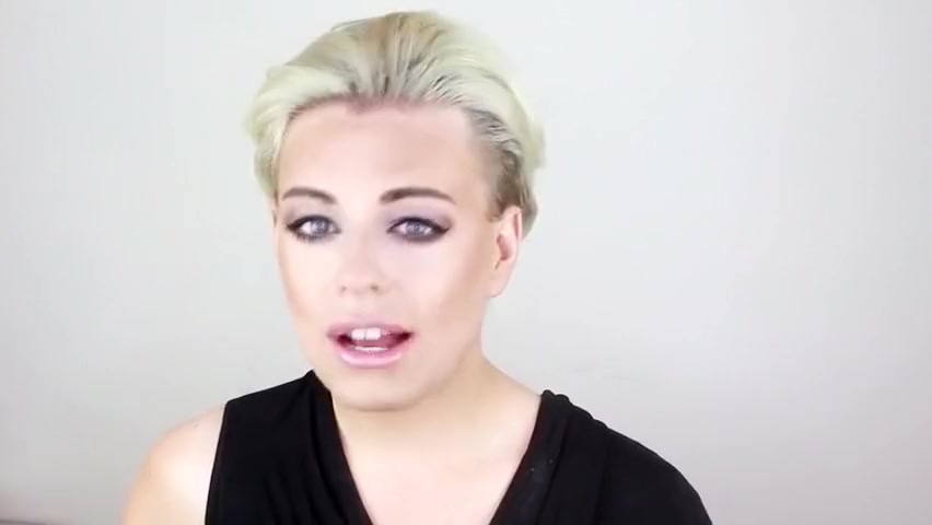 Wig tutorial of drag queen