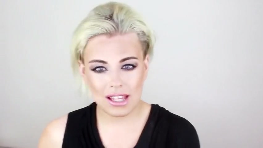 Wig tutorial of drag queen