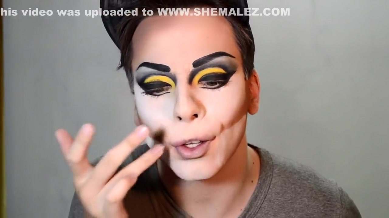 Penelopy Jeans drag queen make-up tutorial
