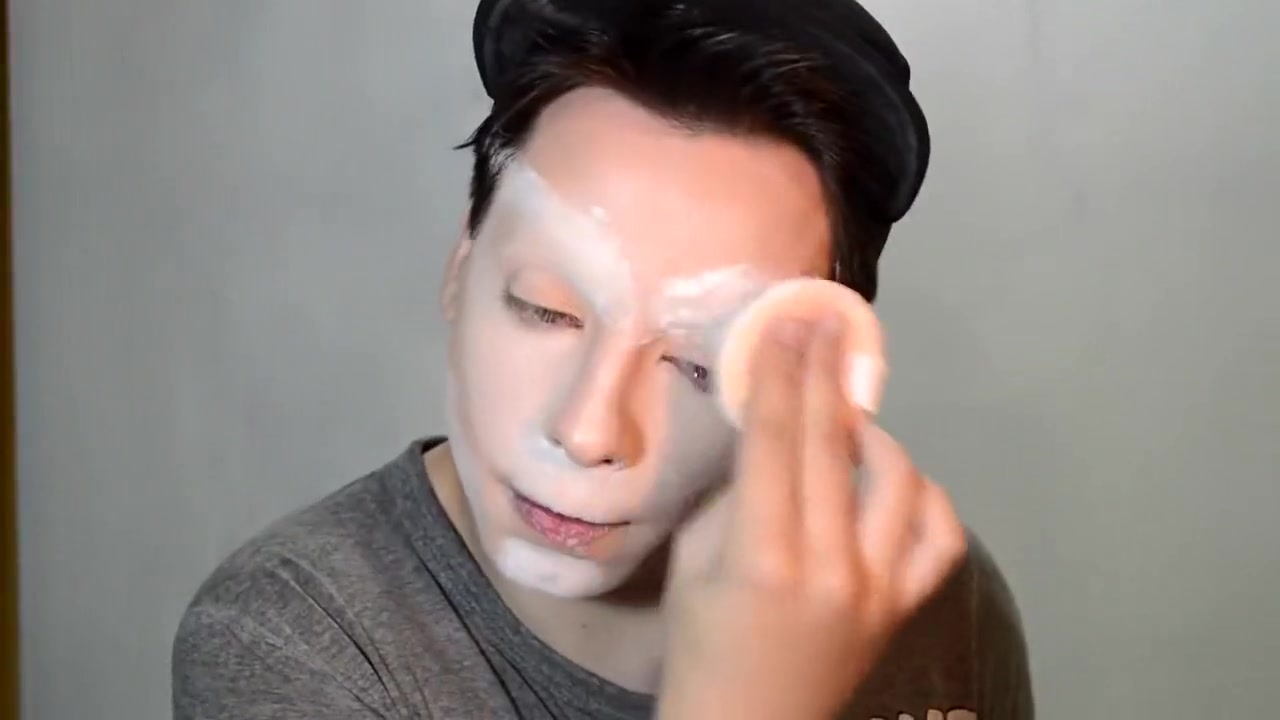 Penelopy Jeans drag queen make-up tutorial