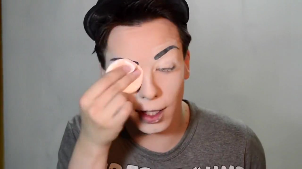 Penelopy Jeans drag queen make-up tutorial
