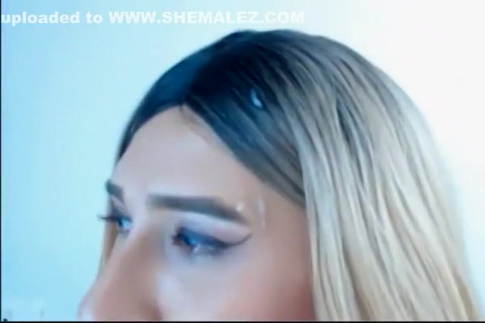 Blonde teen 18+ Cums on Cam
