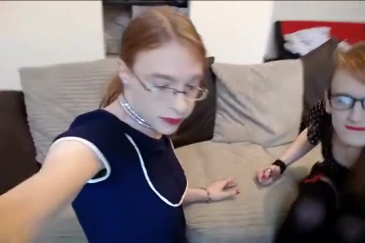 Couple of tranny girfriends gets in heat