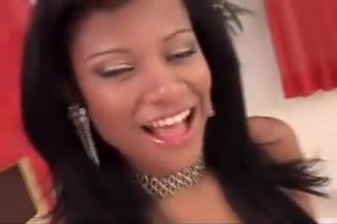 latina shelady sucks this chabr bf