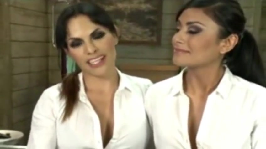 Very lesbian babes