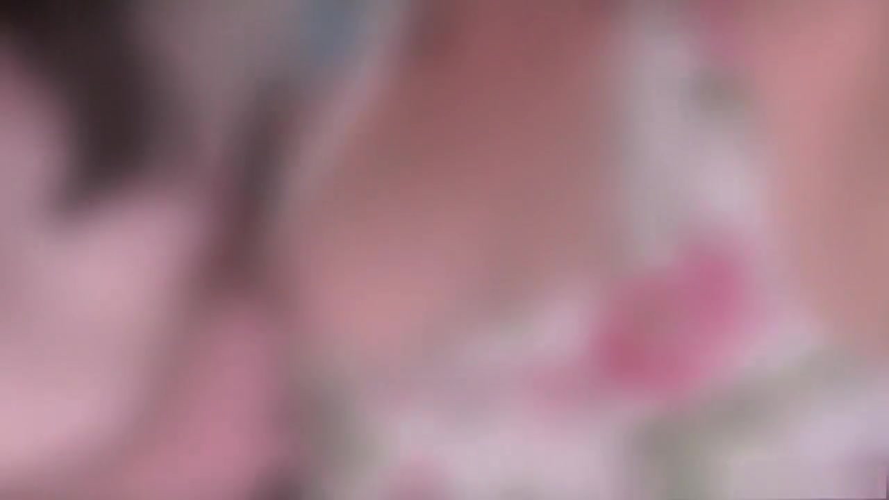 Blondie trans Isabella screws Natalies tight butt in nasty anal