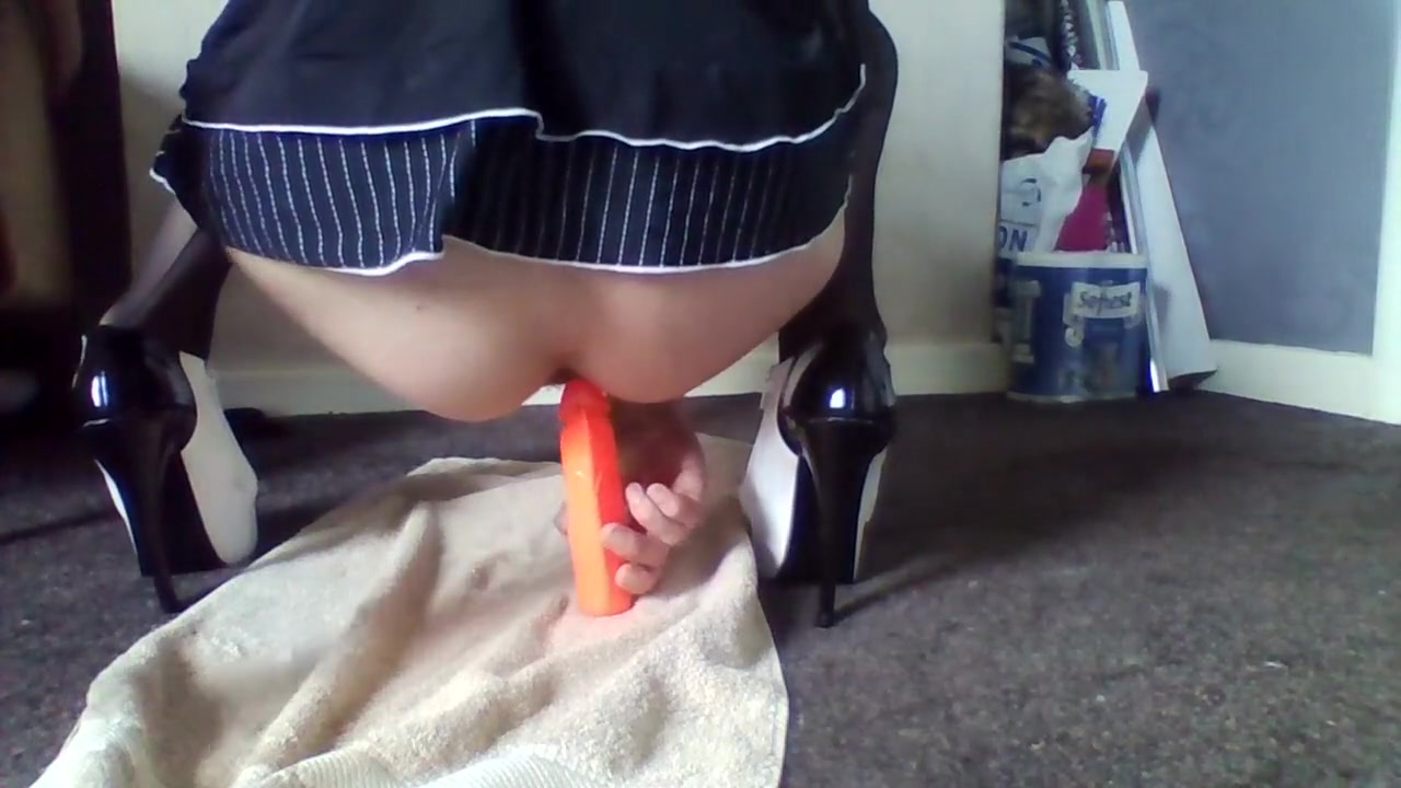 Anal fun with dildo